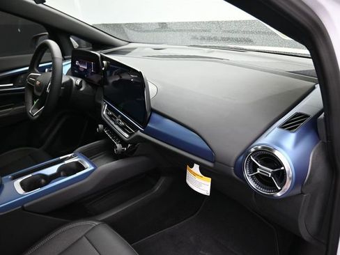 New 2025 Chevrolet Equinox EV LT image 40