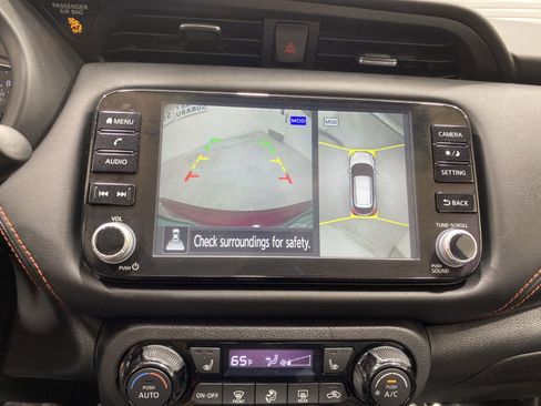 Used 2023 Nissan Kicks SR w/ SR Premium Package FWD image 17