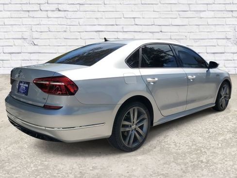 Used 2018 Volkswagen Passat 2.0T R-Line image 4