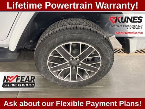 Used 2022 Jeep Wrangler Unlimited Sahara AWD/4WD image 6