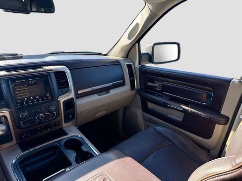 Used 2018 RAM 1500 Laramie Longhorn image 24