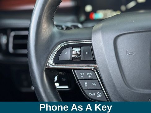 Used 2022 Lincoln Nautilus Reserve w/ Equipment Group 201A image 11