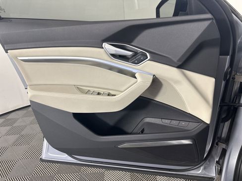 Used 2021 Audi e-tron Premium Plus w/ Premium Plus Package image 15