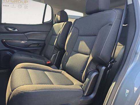Used 2023 GMC Acadia SLE w/ Driver Convenience Package FWD image 13