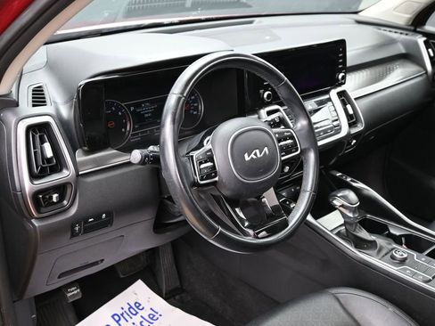 Used 2023 Kia Sorento S w/ Panoramic Sunroof Package image 18