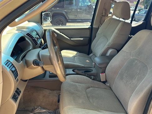 Used 2005 Nissan Frontier LE w/ (J01) Sunroof Pkg RWD image 12