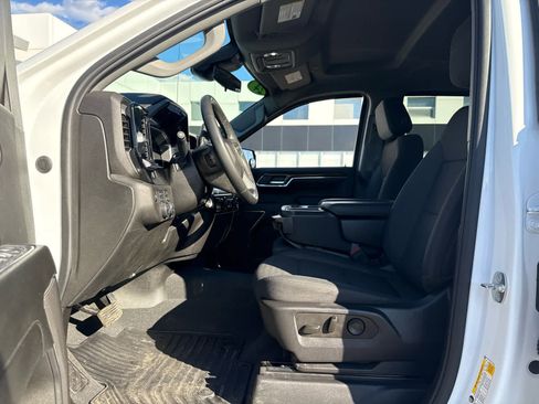 Used 2024 Chevrolet Silverado 1500 LT w/ Z71 Off-Road Package AWD/4WD image 14