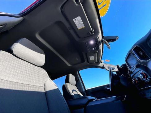 Used 2021 Chevrolet Silverado 1500 RST image 22