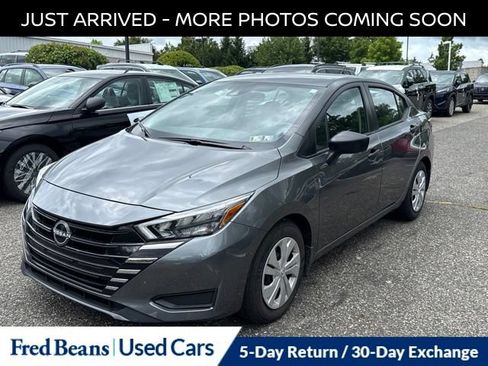 Certified 2025 Nissan Versa S w/ Trunk Package FWD image 3