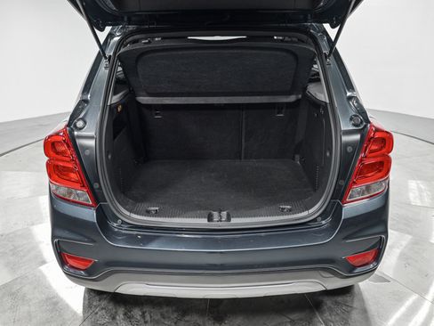 Used 2022 Chevrolet Trax LT w/ LT Convenience Package image 7