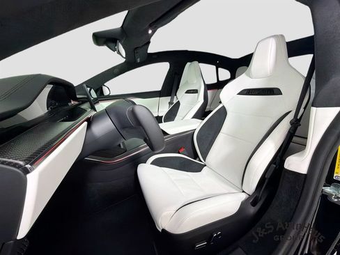 Used 2026 Tesla Model S Plaid AWD/4WD image 11