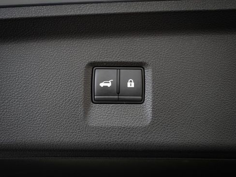 Used 2025 INFINITI QX60 Sensory image 18