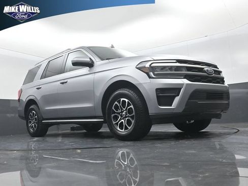 Used 2023 Ford Expedition XLT RWD image 17