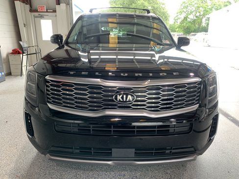 Used 2021 Kia Telluride EX w/ EX Premium Package FWD image 2