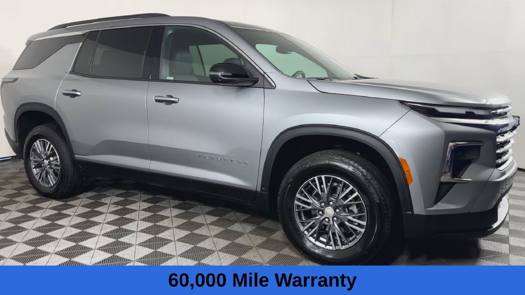 Used 2026 Chevrolet Traverse LT AWD/4WD image 3
