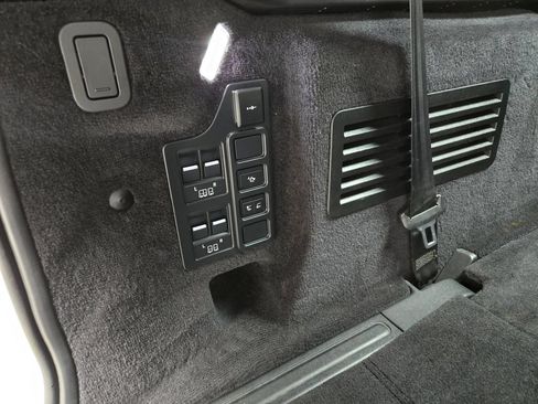 Used 2023 Land Rover Discovery S R-Dynamic AWD/4WD image 48