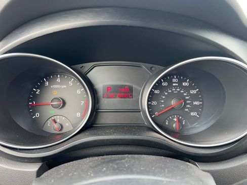 Used 2015 Kia Sedona LX w/ LX Convenience Package image 16