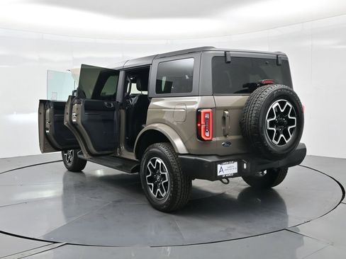 Used 2025 Ford Bronco Outer Banks image 43