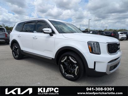 Used 2024 Kia Telluride EX w/ EX Captain's Chair Package