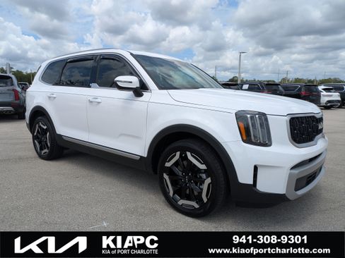 Used 2024 Kia Telluride EX w/ EX Captain's Chair Package FWD image 1