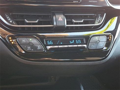 Used 2018 Toyota C-HR XLE image 15