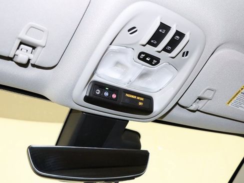 Used 2023 Chevrolet Bolt EUV Premier w/ Sun & Sound Package image 25