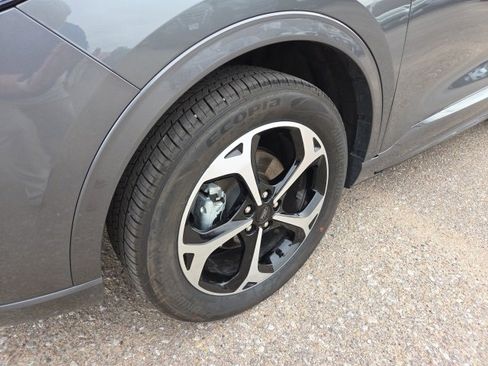 Certified 2025 Ford Escape ST-Line Elite w/ Premium Technology Package image 17