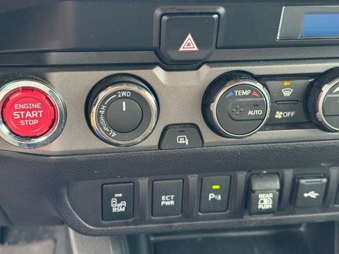 Used 2023 Toyota Tacoma TRD Sport w/ Technology Package AWD/4WD image 27