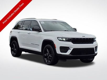 Used 2025 Jeep Grand Cherokee Altitude