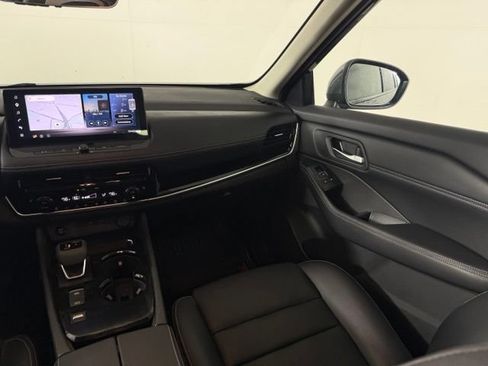 Used 2024 Nissan Rogue SL w/ SL Premium Package FWD image 20