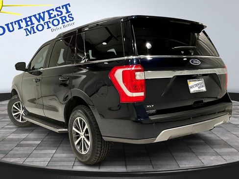 Used 2021 Ford Expedition XLT image 4