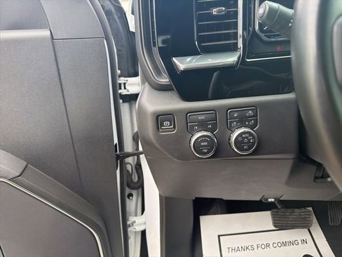 Used 2025 GMC Sierra 1500 SLT image 17