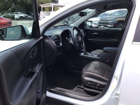 Used 2024 Chevrolet Equinox LT FWD image 5