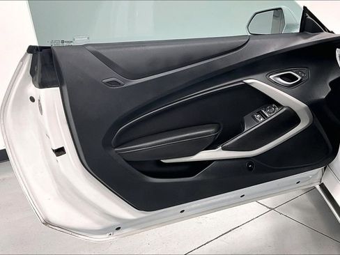 Used 2022 Chevrolet Camaro LT RWD image 14