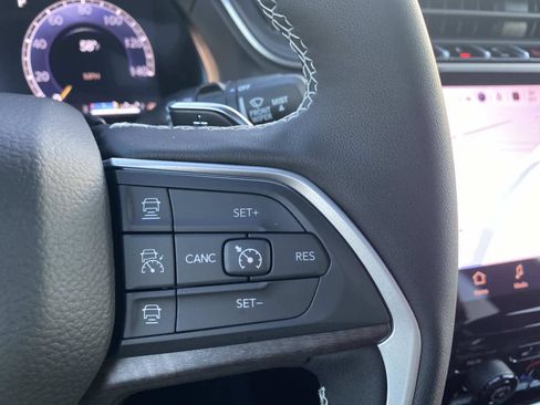 New 2025 Jeep Grand Cherokee Limited image 15