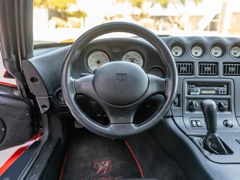Used 1997 Dodge Viper GTS RWD image 16