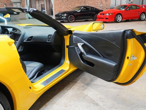 Used 2014 Chevrolet Corvette Stingray Convertible w/ 3LT Preferred Equipment Group RWD image 45