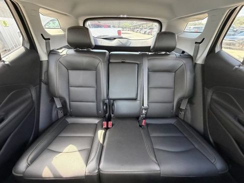 Used 2021 GMC Terrain SLT w/ Infotainment Package II FWD image 5