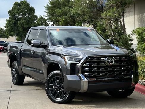 Used 2024 Toyota Tundra Platinum AWD/4WD image 2