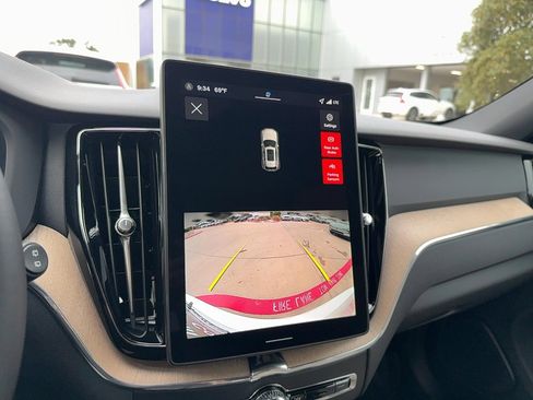 Used 2026 Volvo XC60 B5 Core image 21