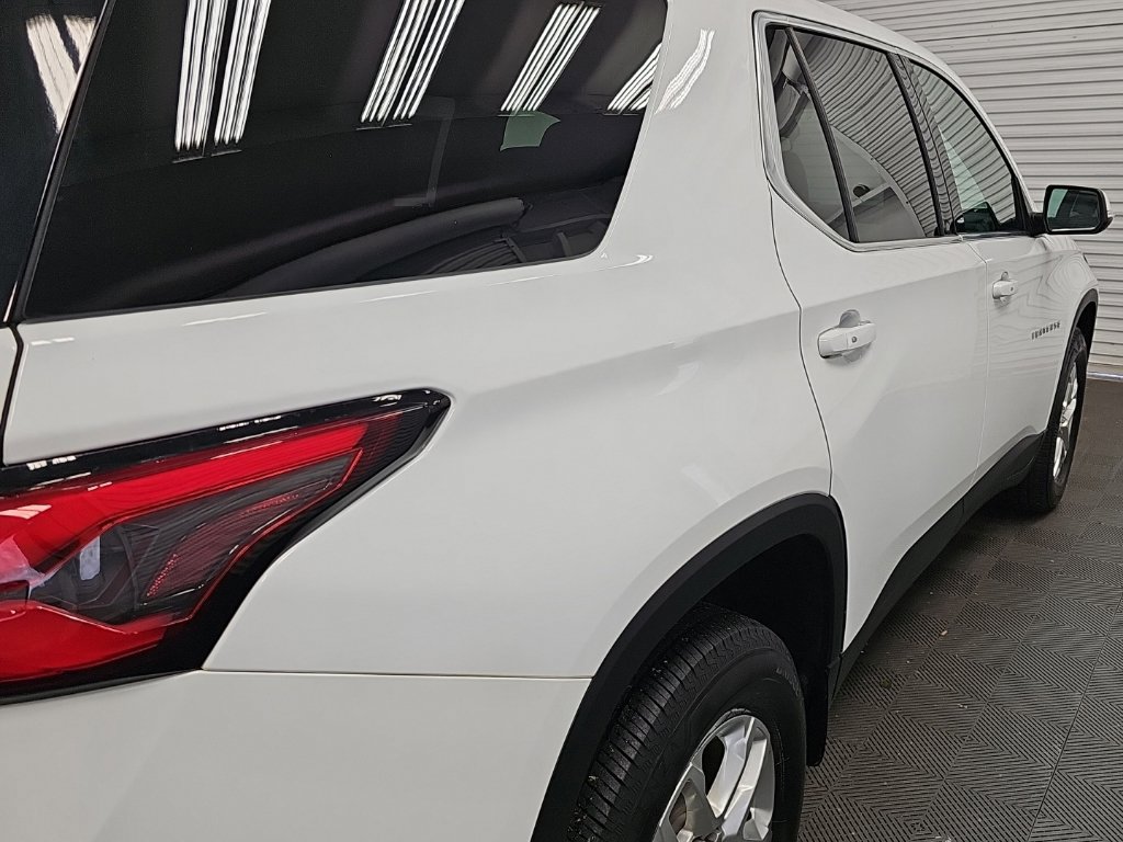 Used 2024 Chevrolet Traverse LS w/ Safety Package FWD image 10