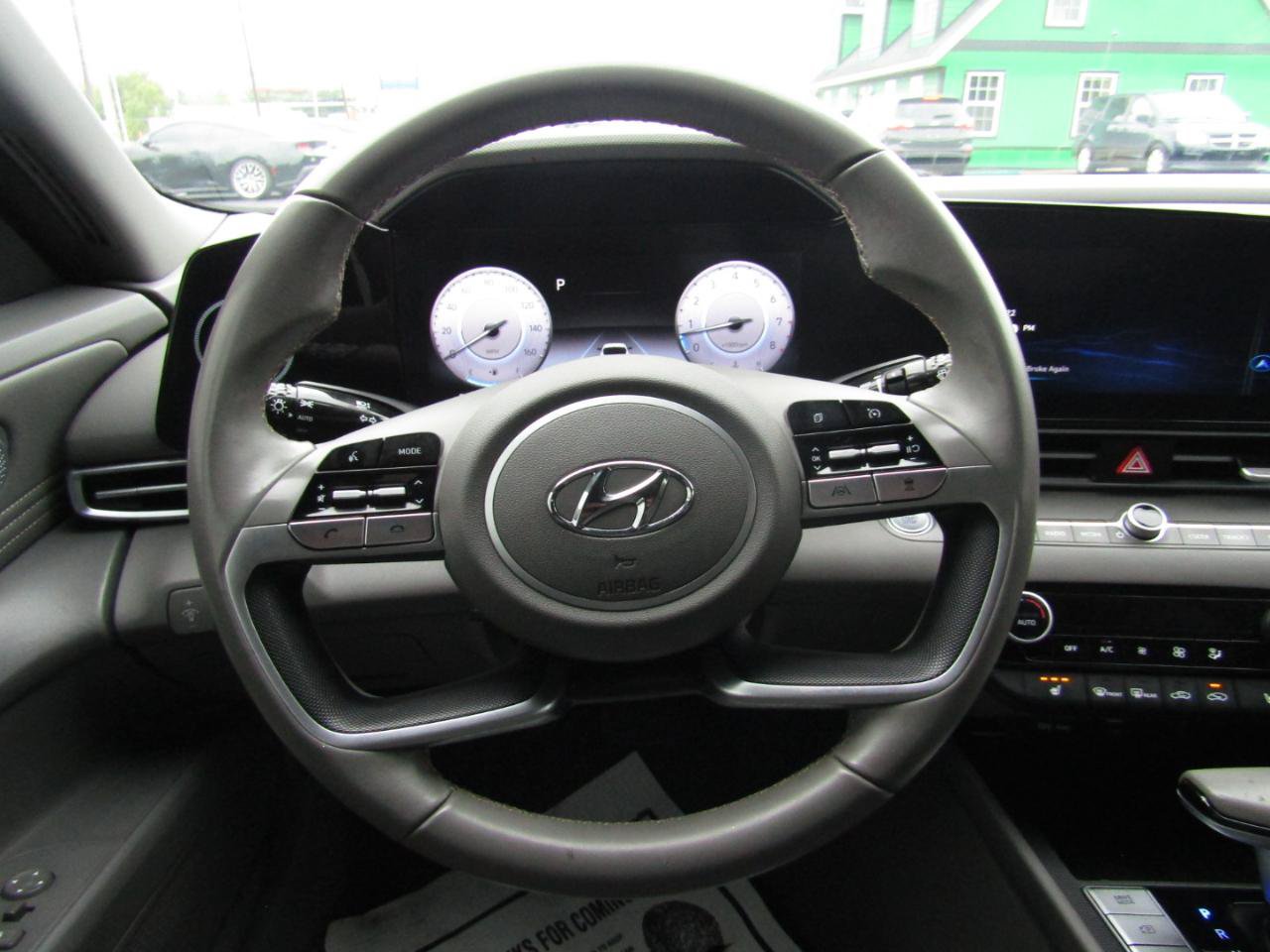 Used 2023 Hyundai Elantra SEL w/ Convenience Package FWD image 13