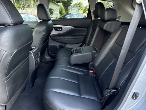 Used 2024 Nissan Murano SV w/ SV Midnight Edition Package image 10