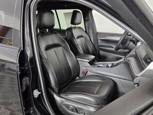 Used 2024 Jeep Grand Cherokee Limited w/ Black Appearance Package AWD/4WD image 35