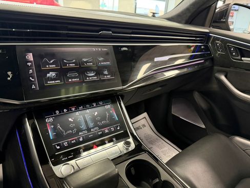 Used 2019 Audi Q8 Prestige w/ Luxury Package image 62