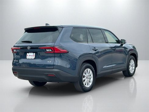 Used 2026 Toyota Grand Highlander XLE image 5