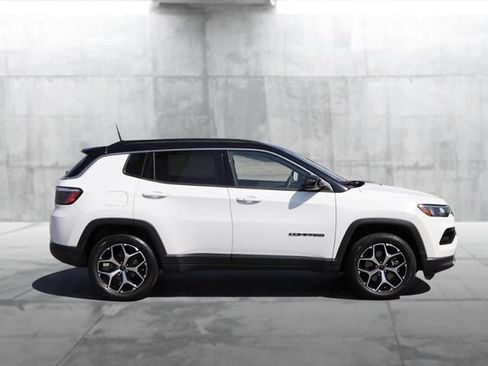 Used 2025 Jeep Compass Limited AWD/4WD image 5