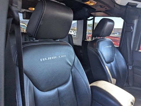 Used 2015 Jeep Wrangler Unlimited Rubicon w/ Connectivity Group image 7