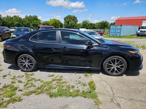 Used 2023 Toyota Camry SE FWD image 18
