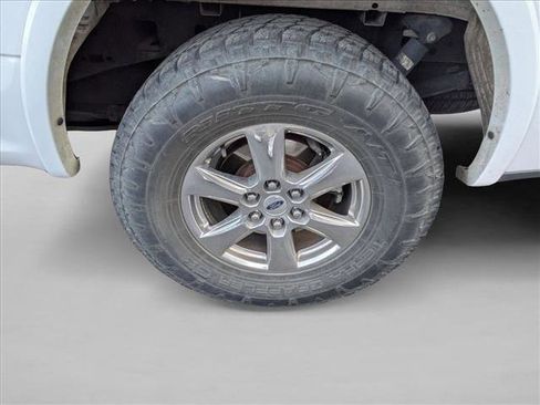 Used 2018 Ford F150 Lariat w/ Equipment Group 502A Luxury image 9